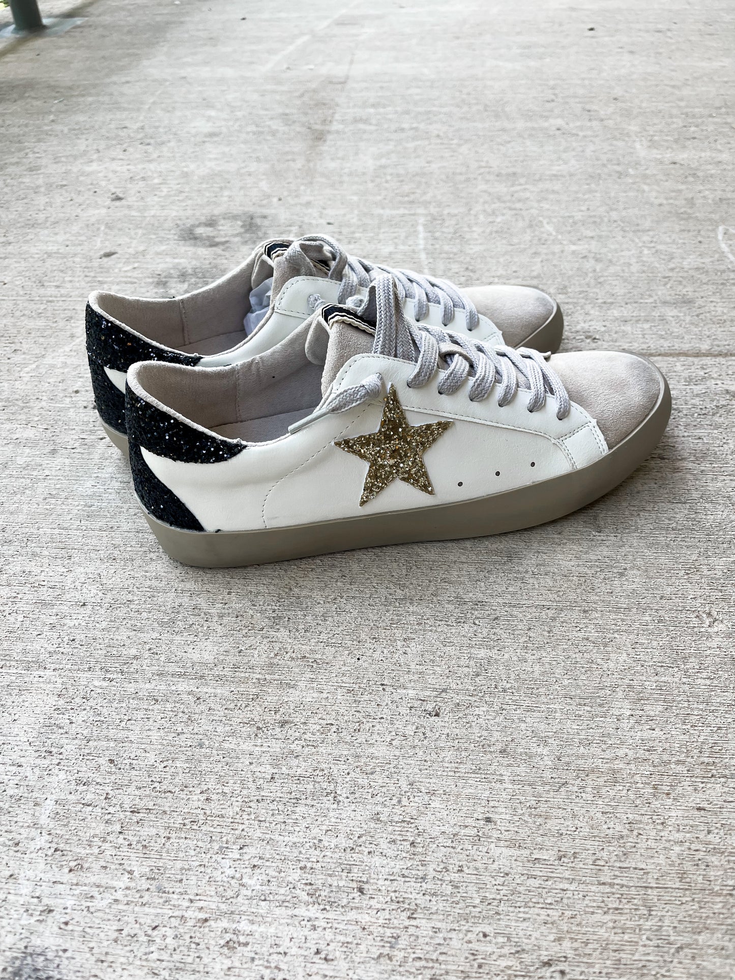Pamela - Gold Star