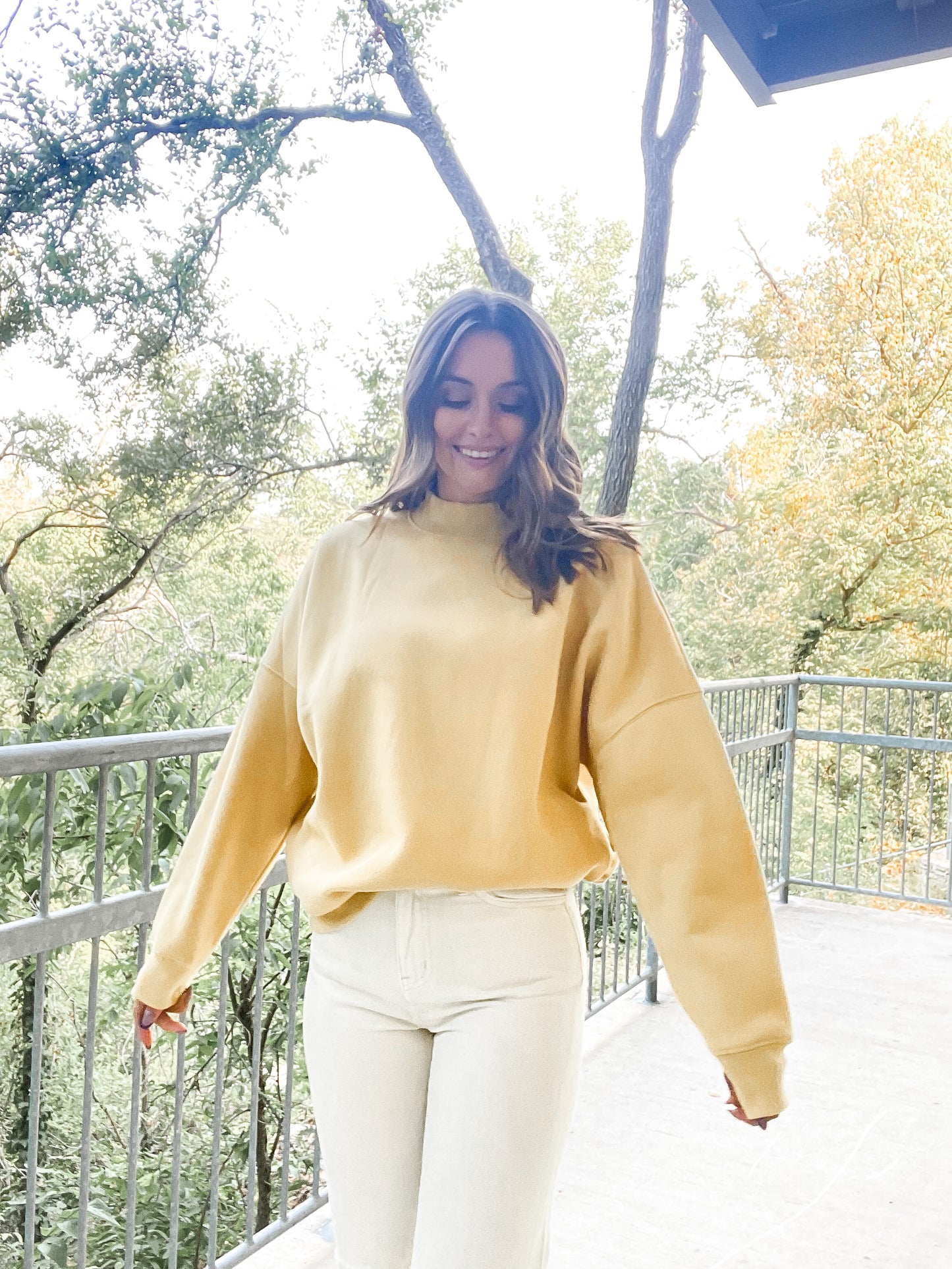 The Tory Sweatshirt - light yellow