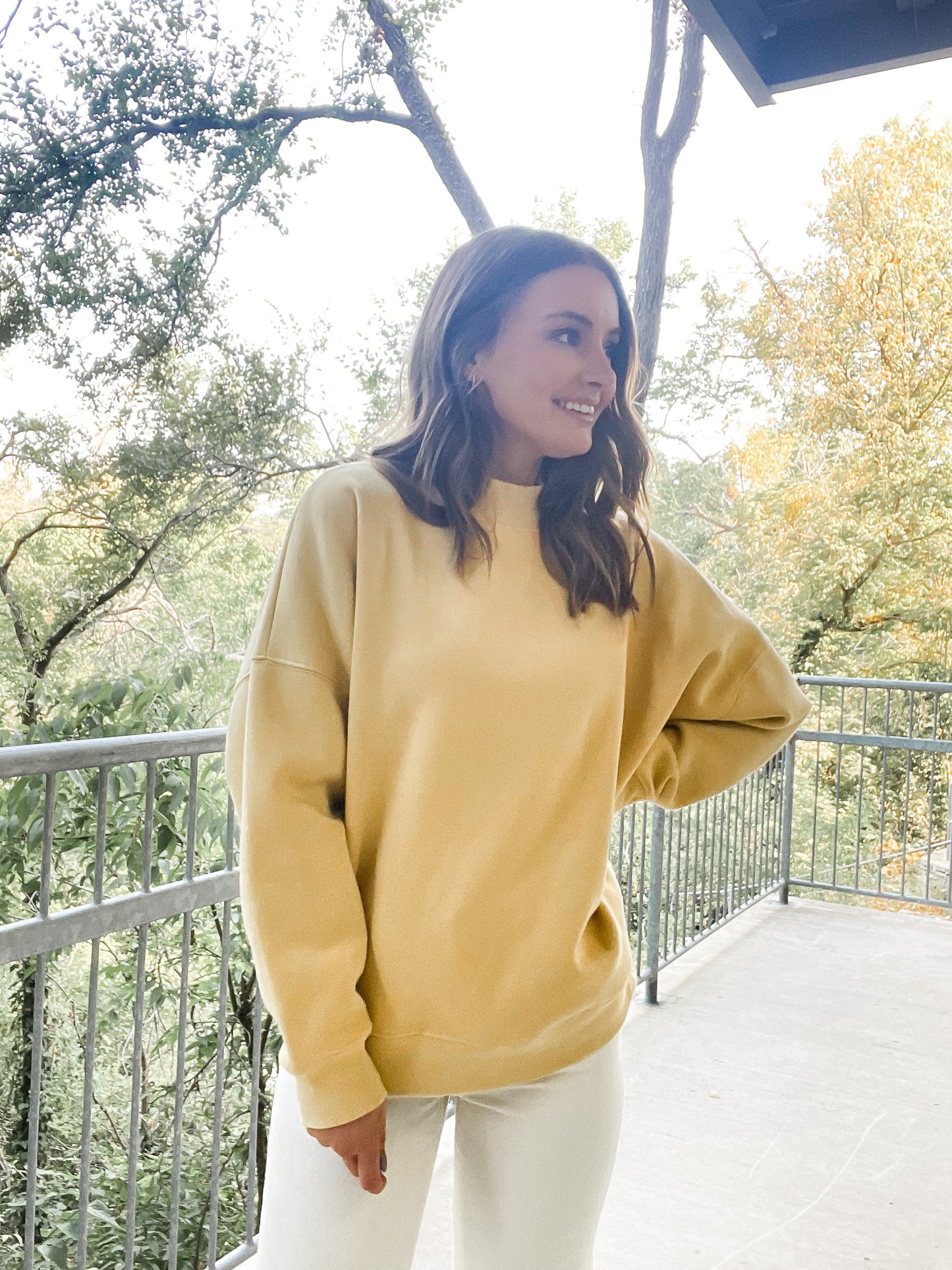The Tory Sweatshirt - light yellow