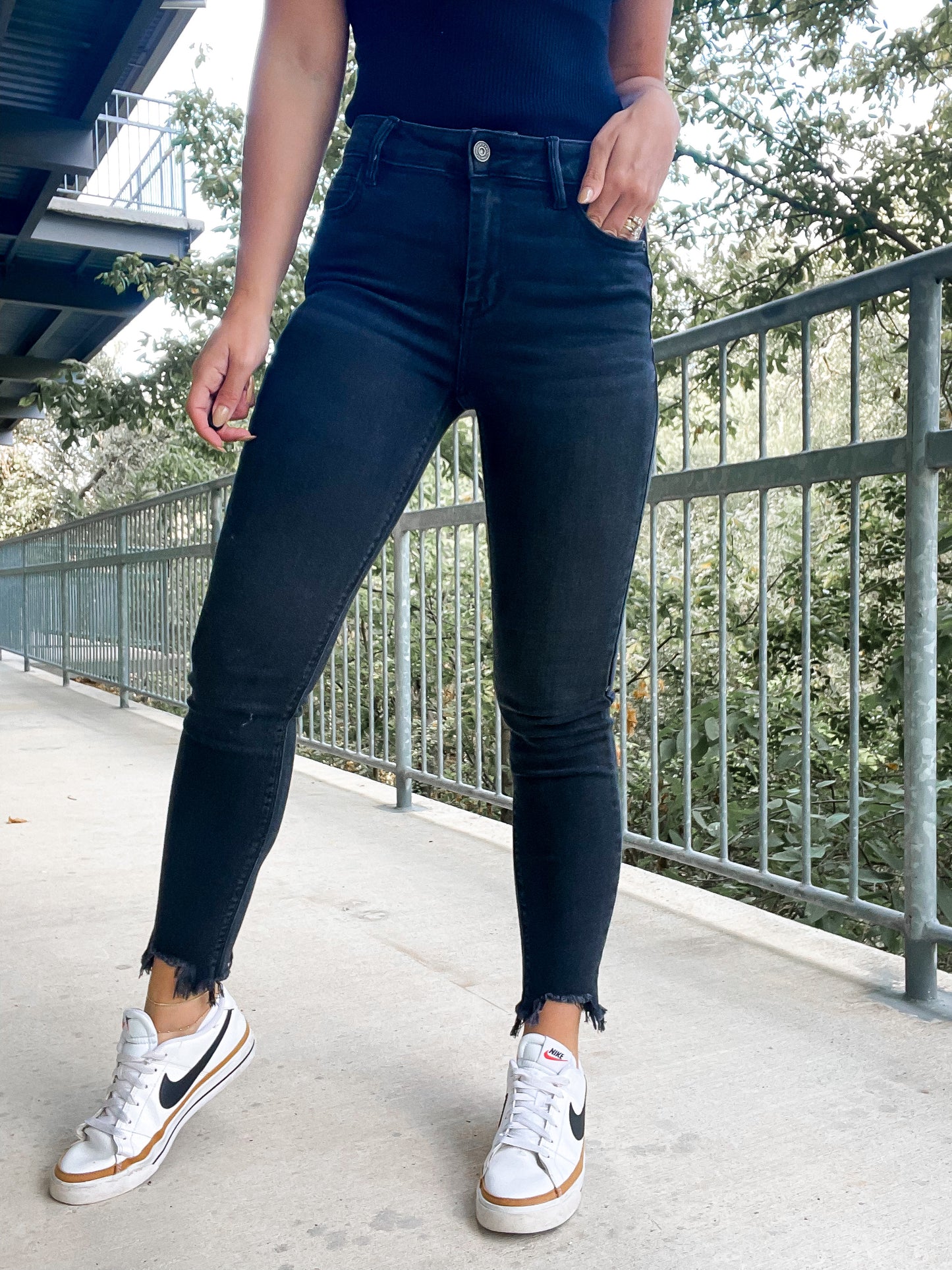 Amelia Mid Rise Raw Hem Skinny