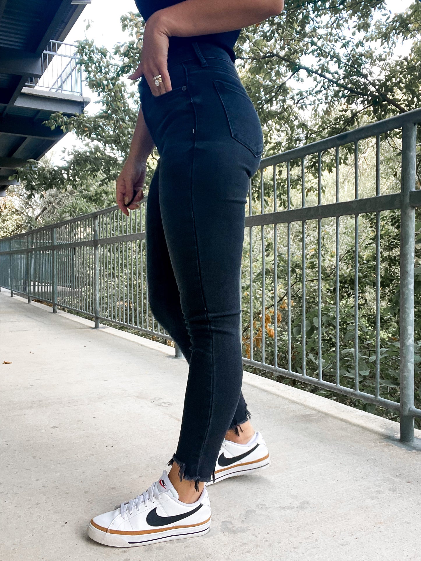 Amelia Mid Rise Raw Hem Skinny