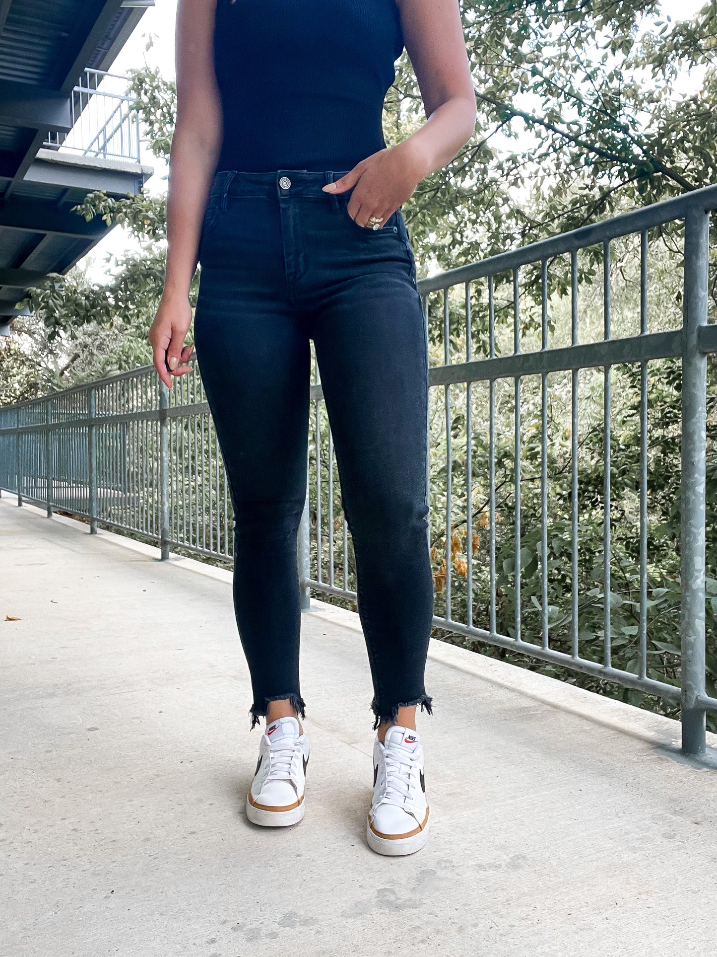 Amelia Mid Rise Raw Hem Skinny