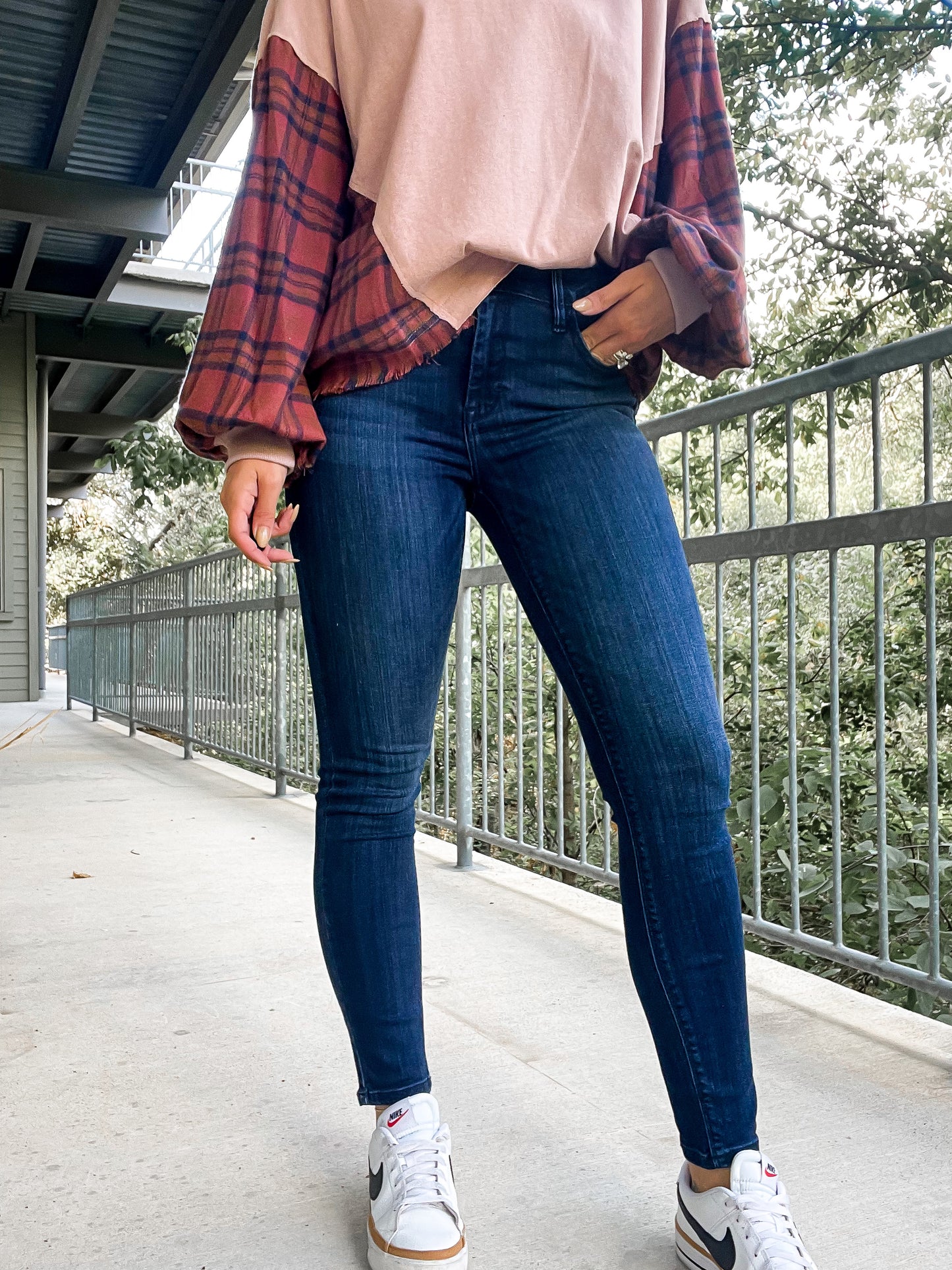 Amelia Mid Rise Skinny