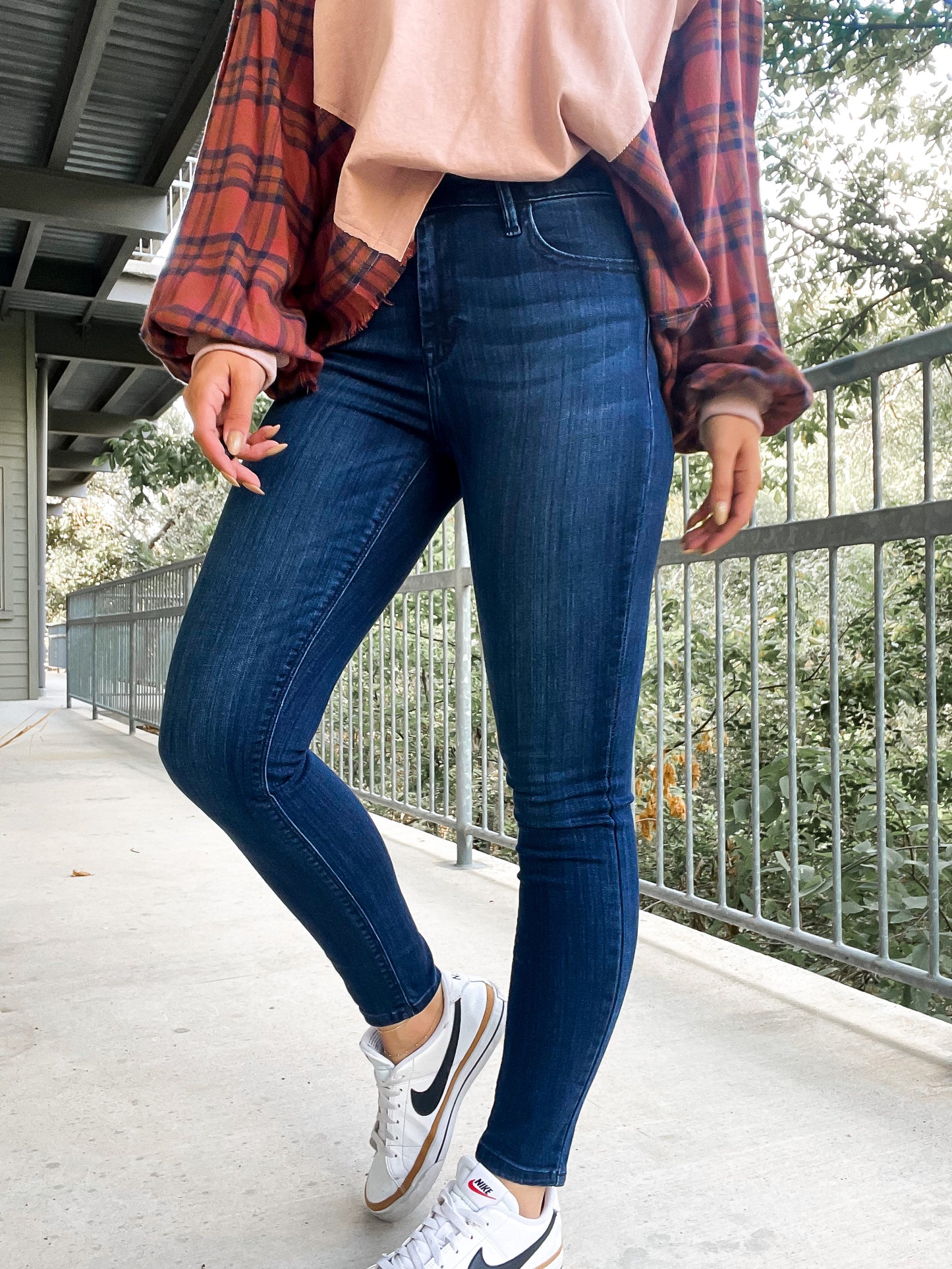 Amelia Mid Rise Skinny