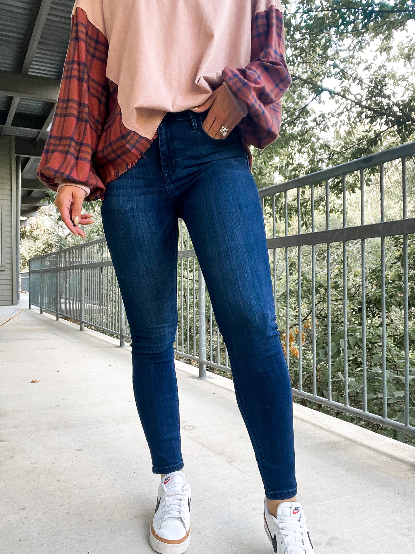 Amelia Mid Rise Skinny