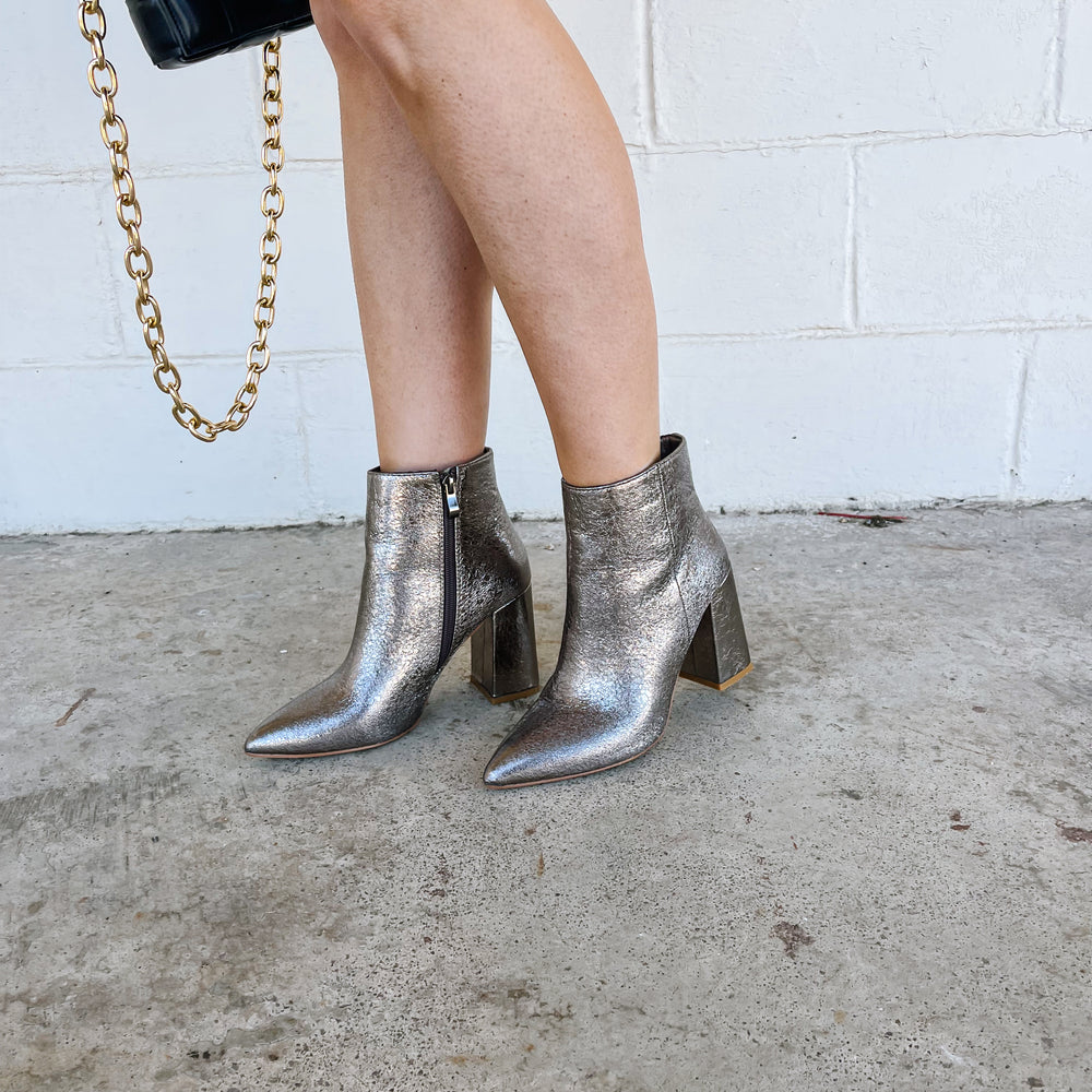 Flash Veronica Boot