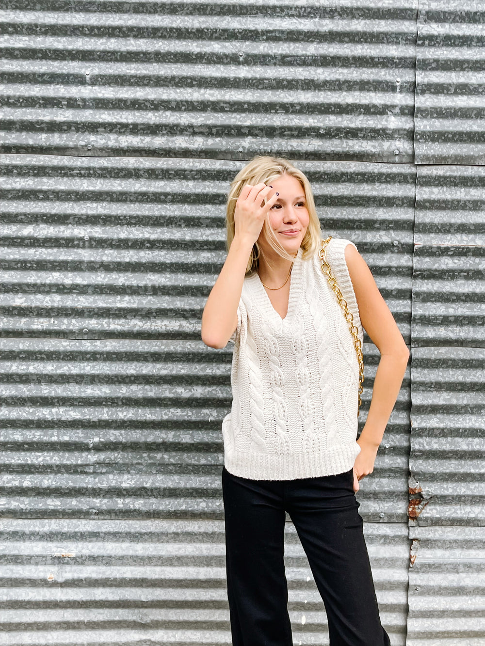 Chunky Cable Knit V-neck Vest