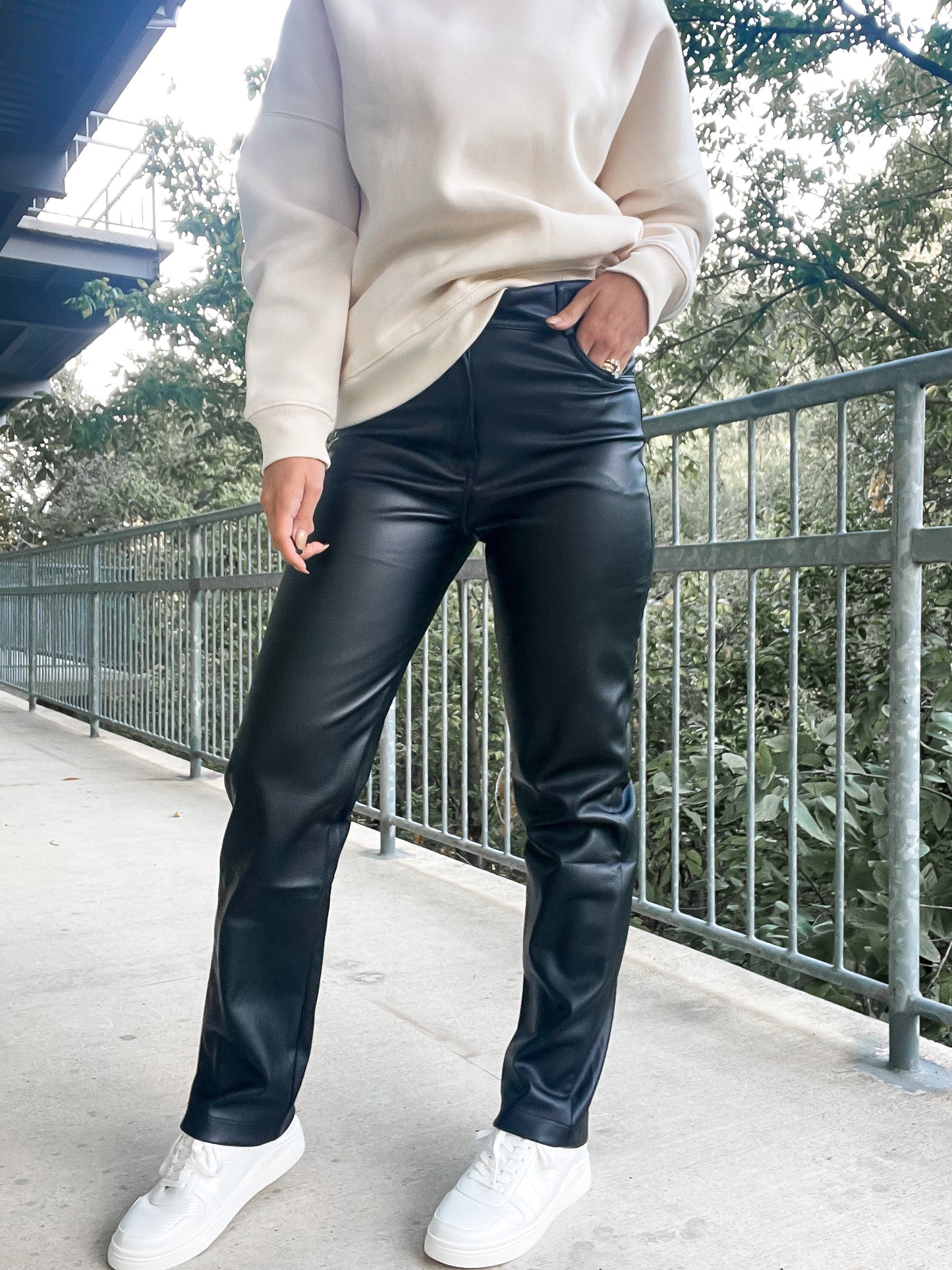 Vegan Leather Pants - black